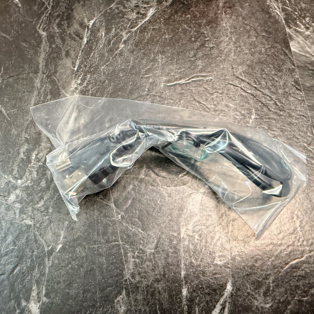 BROOKSTONE Digital Photo Keychain - Picture 5 of 12